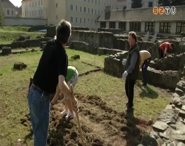 Kitakarították a Romkertet a Vasi Múzeumbarát Egylet tagjai Kitakarították a Romkertet a Vasi Múzeumbarát Egylet tagjai