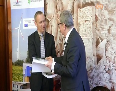 Aláírták a városfejlesztési programokat Aláírták a városfejlesztési programokat