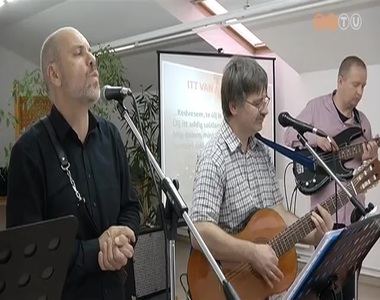 A költészet napjának előestéjén ünnepelték Szombathelyen a Berzsenyi Dániel Könyvtárban A költészet napjának előestéjén ünnepelték Szombathelyen a Berzsenyi Dániel Könyvtárban