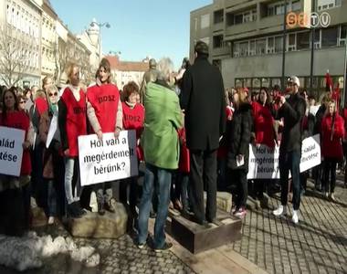 Htfn dleltt a Vroshza eltt demonstrltak a Styl alkalmazottai