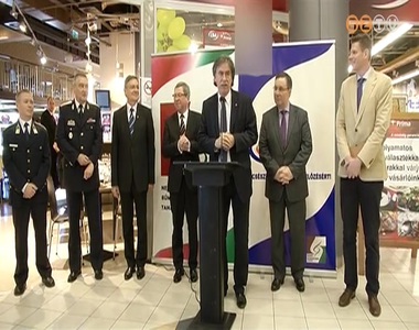 A problémákat helyben kell megoldani A problémákat helyben kell megoldani