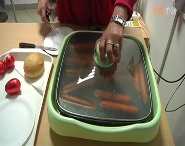 Sörrel és virslivel várták a véradókat Sörrel és virslivel várták a véradókat