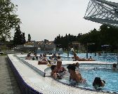 K�nikul�ban a T�f�rd�n j� lenni...