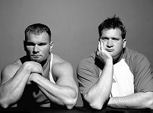 A t�bbs�g szimpatiz�l Annus�kkal
