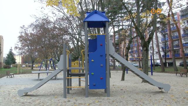 Birtokba vettk a gyerekek azt a Bem Jzsef utcai jtszteret, ami nemrg jult meg