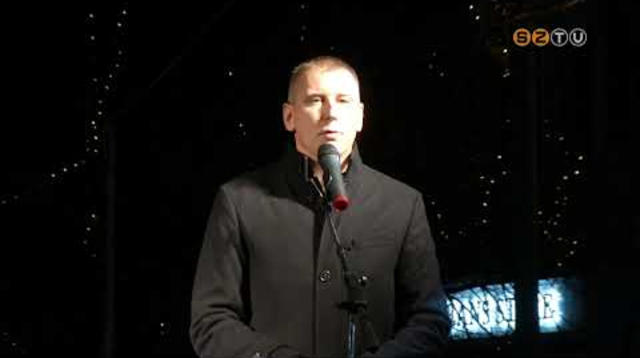 gy nylt meg pnteken az adventi vsr a F tren