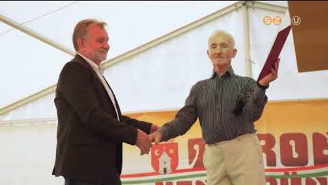 Megáldották a Toronyi Kenyérünnepen a falu mindennapi betevőjét Megáldották a Toronyi Kenyérünnepen a falu mindennapi betevőjét