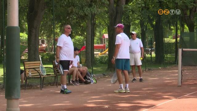 Kivl idjrs s j hangulat vrta a teniszezket a Halads VSE versenyn a Sportligetben