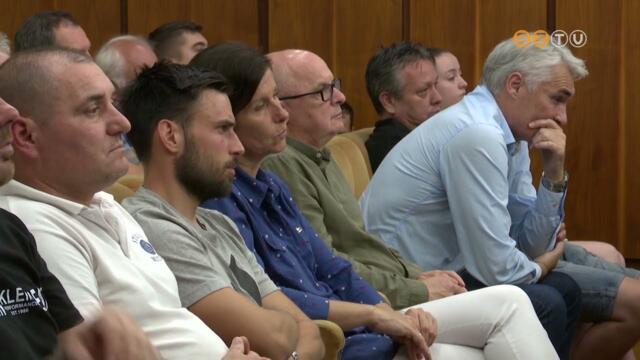 Zsfolsig megtelt a Vroshza nagyterme, itt zajlott az sszehvott szurkoli ankt