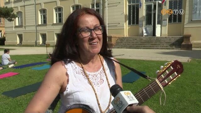 Kzs meditcival, jga gyakorlatokkal, mantra neklssel nnepeltk a nyri napfordult