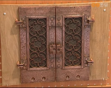 R�zdombor�t�sok c�mmel ny�lt ki�ll�t�s a Berzsenyi D�niel K�nyvt�rban