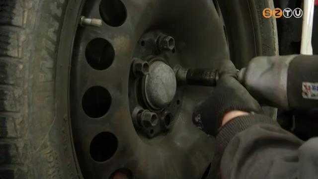 Bár az időjárás még nem feltétlenül mutatja, de itt az ideje a téligumik cseréjének Bár az időjárás még nem feltétlenül mutatja, de itt az ideje a téligumik cseréjének