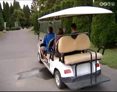 Május óta vehetik igénybe a temetőlátogatók az elektromos kisautót Május óta vehetik igénybe a temetőlátogatók az elektromos kisautót