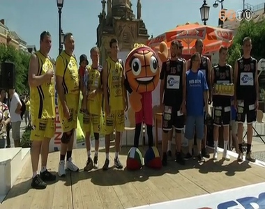 �rvid�k H�z-Vas N�pe utcai kos�rlabda fesztiv�l