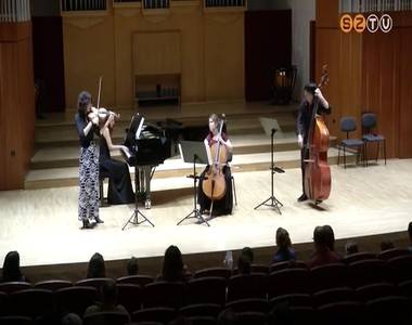 Zeneiskolai tan�rok koncerteztek a Bart�k-teremben