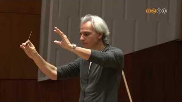 K�l�nleges est�re v�rja a k�z�ns�get a Savaria Szimfonikus Zenekar p�nteken