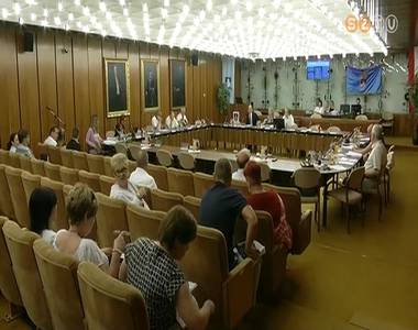 T�rgyalt az oktat�si bizotts�g is