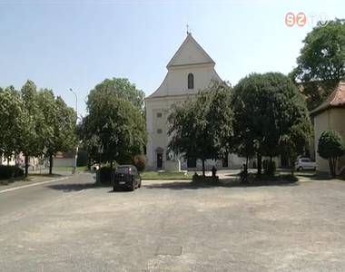 Hamarosan meg�jul a Szent M�rton templom el�tti t�r