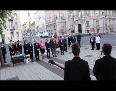 M�rt�rokra eml�keztek