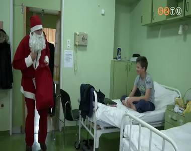 Mikul�s a k�rh�zban