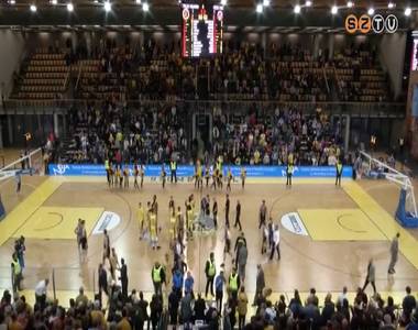 �tg�zolt a Falco a P�csen