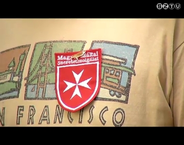 A M�ltai Szeretetszolg�lat egy Derkovits-lak�telepi j�tsz�t�ren