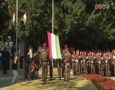 Az �llamalap�t�sra eml�kezt�nk