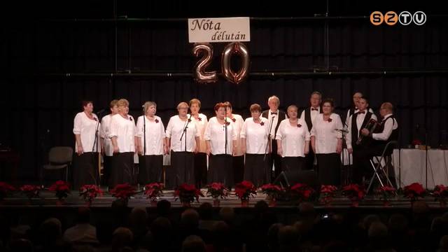 Ünnepelt a Gyöngyöshermán-Szentkirályi Nótakör Ünnepelt a Gyöngyöshermán-Szentkirályi Nótakör