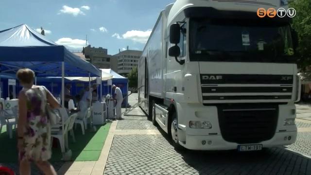 Szűrővizsgálatok a Fő téren Szűrővizsgálatok a Fő téren