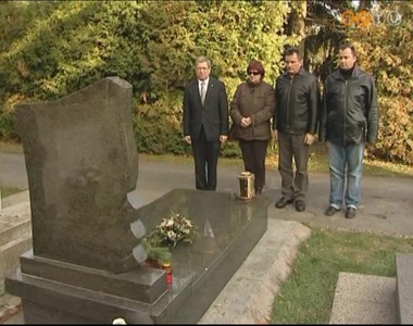 Egykori bajt�rsaikra eml�keztek a J�ki �ti temet�ben a ment�szolg�lat munkat�rsai