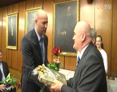 Huszadik alkalommal rendezt�k meg a v�rosi Sportkar�csonyt