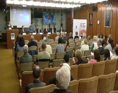 A civilek j�v�je