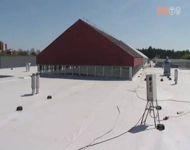 Korszer�s�tett�k az Oladi �ltal�nos Iskola tet�szerkezet�t