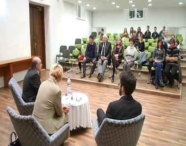 Újabb öregdiák mesélt emlékeiről a Nagy Lajos Gimnázium diákjainak Újabb öregdiák mesélt emlékeiről a Nagy Lajos Gimnázium diákjainak