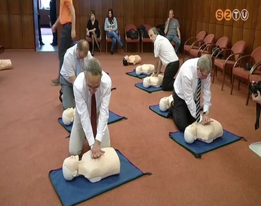 Az �jra�leszt�st tanult�k az �nkorm�nyzati k�pvisel�k