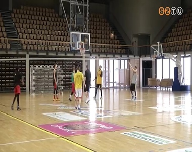 Paks ut�n P�cs - �jabb rangad� v�r a Falco-ra