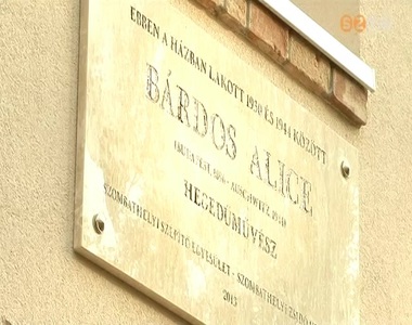 Emléktáblát avattak Bárdos Alice hegedűművész tiszteletére egykori lakóházán, a Kálvária utcában
