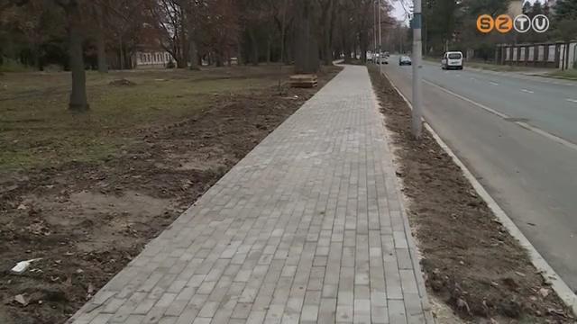 Jó ütemben halad a Jókai utcai kerékpárút építése Jó ütemben halad a Jókai utcai kerékpárút építése