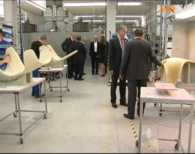 Felavatták a Vitra Kft. új gyártócsarnokát Felavatták a Vitra Kft. új gyártócsarnokát