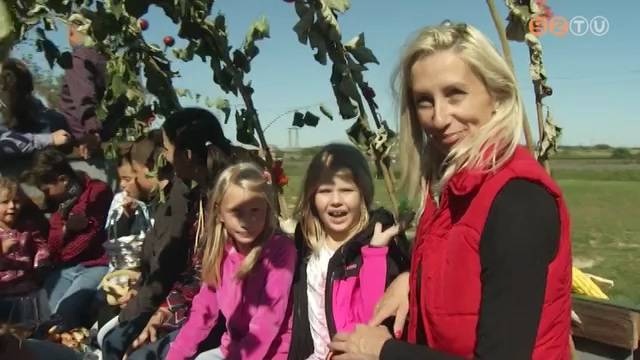 Szüreti felvonulást rendeztek szombaton Lukácsházán Szüreti felvonulást rendeztek szombaton Lukácsházán