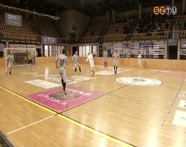 Összesen 38 csapat vett részt a Szilveszter Kupa kispályás labdarúgótornán Összesen 38 csapat vett részt a Szilveszter Kupa kispályás labdarúgótornán