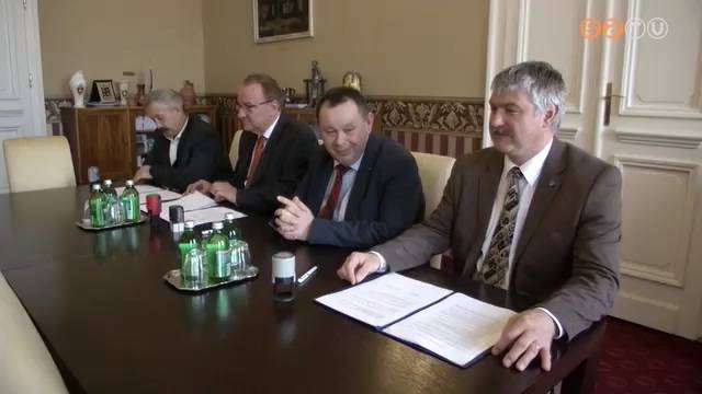 Együttműködés a megyei és a nemzetiségi önkormányzatok között Együttműködés a megyei és a nemzetiségi önkormányzatok között