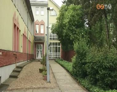 A Waldorf-iskola �s a P�los K�roly K�zpont haszn�lja �szt�l a volt Gyermekek H�za �p�let�t
