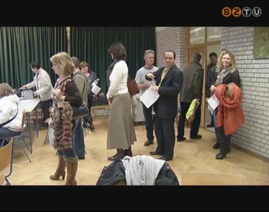 V�rad�st szerveztek a Zr�nyi-iskol�ban: t�bb mint 60-an aj�nlott�k fel seg�ts�g�ket