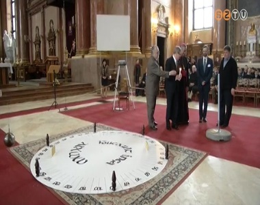 Elindult a Foucault-inga a szombathelyi Székesegyházban Elindult a Foucault-inga a szombathelyi Székesegyházban