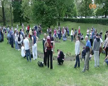 Vir�g�ltet�s a Sz�let�s hete alkalm�b�l