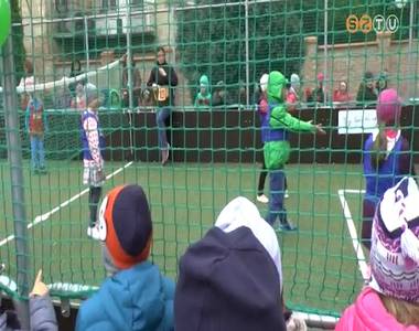 Felavatt�k az Ar�na utcai ovi-foci p�ly�t