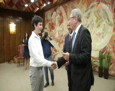 Di�kok �s tan�rok jutalmaz�sa a V�rosh�z�n