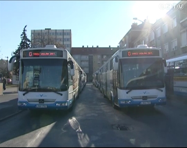 H�t �j Credo t�pus� buszt adtak �t a forgalomnak az �hen Gyula t�ren