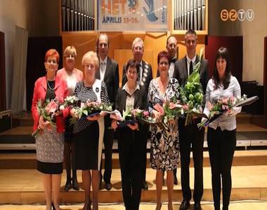 �tadt�k a szoci�lis ter�leten dolgoz�k kit�ntet�seit